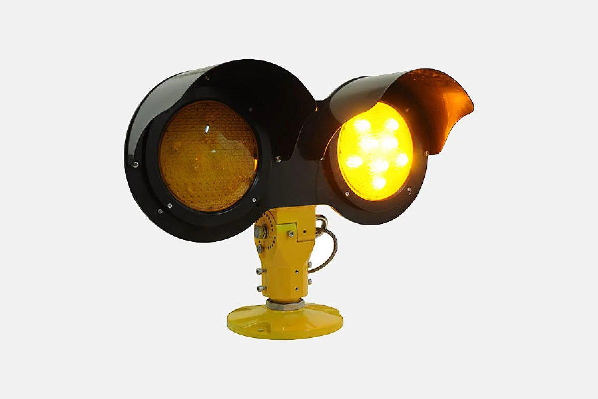 Elevated Runway Guard Light (LED)