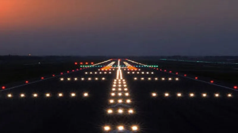 Parallel taxiway lighting at Gaziantep Airport
